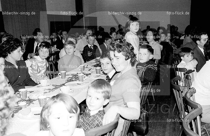 Weihnachtsfeier für die Kinder der Beschäftigten der Firma Agrob 1968: WHFRKNBSFRGR-002871