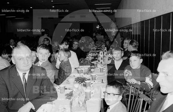 Weihnachtsfeier für die Kinder der Beschäftigten der Firma Agrob 1968: WHFRKNBSFRGR-002877