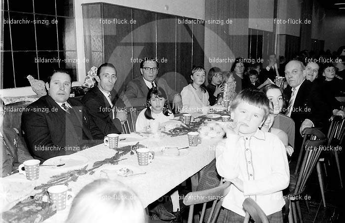 Weihnachtsfeier für die Kinder der Beschäftigten der Firma Agrob 1968: WHFRKNBSFRGR-002879