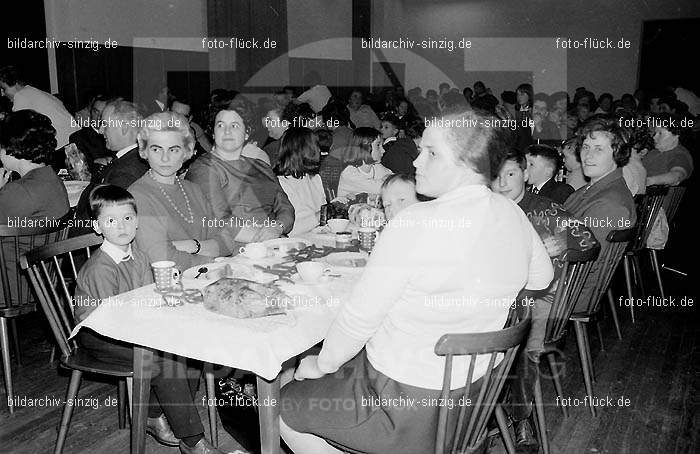 Weihnachtsfeier für die Kinder der Beschäftigten der Firma Agrob 1968: WHFRKNBSFRGR-002880