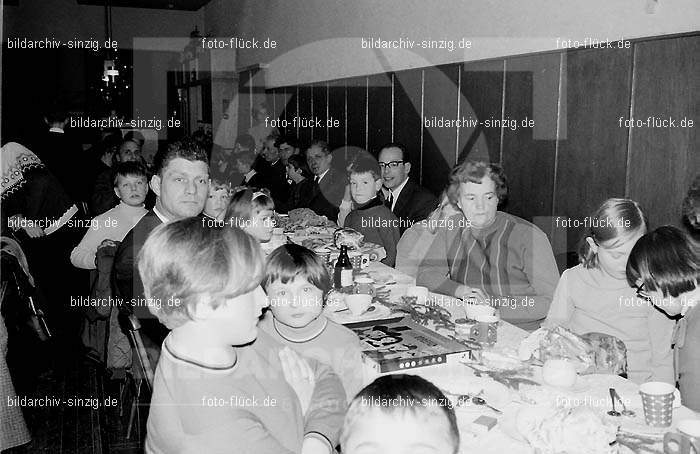 Weihnachtsfeier für die Kinder der Beschäftigten der Firma Agrob 1968: WHFRKNBSFRGR-002884