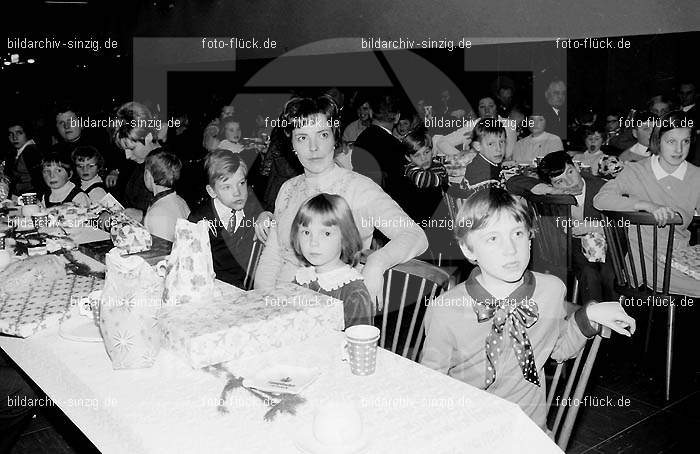 Weihnachtsfeier für die Kinder der Beschäftigten der Firma Agrob 1968: WHFRKNBSFRGR-002886