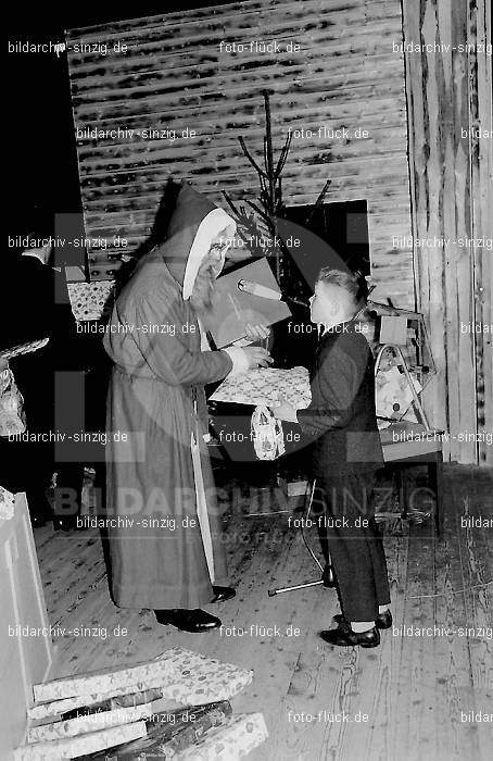 Weihnachtsfeier für die Kinder der Beschäftigten der Firma Agrob 1968: WHFRKNBSFRGR-002891