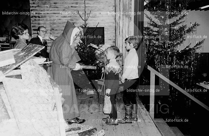 Weihnachtsfeier für die Kinder der Beschäftigten der Firma Agrob 1968: WHFRKNBSFRGR-002898