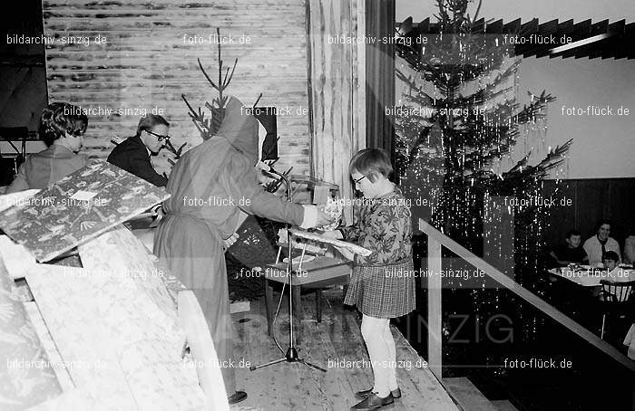 Weihnachtsfeier für die Kinder der Beschäftigten der Firma Agrob 1968: WHFRKNBSFRGR-002899