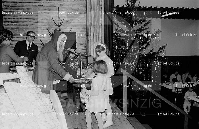 Weihnachtsfeier für die Kinder der Beschäftigten der Firma Agrob 1968: WHFRKNBSFRGR-002903