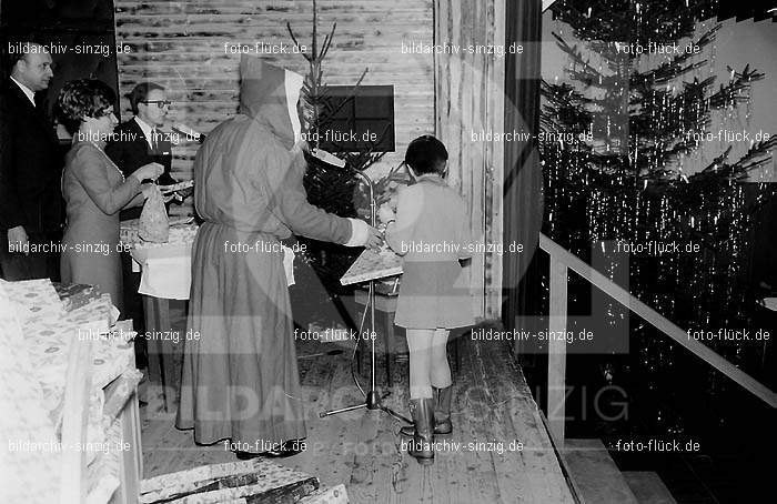 Weihnachtsfeier für die Kinder der Beschäftigten der Firma Agrob 1968: WHFRKNBSFRGR-002905