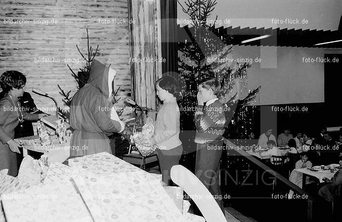 Weihnachtsfeier für die Kinder der Beschäftigten der Firma Agrob 1968: WHFRKNBSFRGR-002909