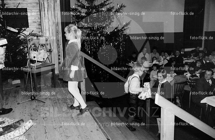 Weihnachtsfeier für die Kinder der Beschäftigten der Firma Agrob 1968: WHFRKNBSFRGR-002914