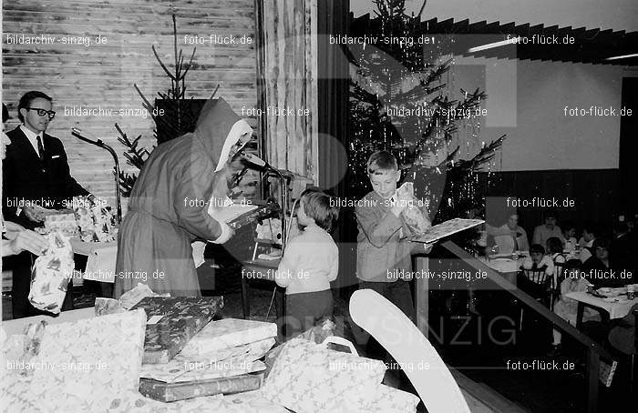 Weihnachtsfeier für die Kinder der Beschäftigten der Firma Agrob 1968: WHFRKNBSFRGR-002916