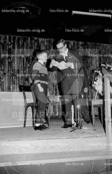 Weihnachtsfeier für die Kinder der Beschäftigten der Firma Agrob 1968: WHFRKNBSFRGR-002924