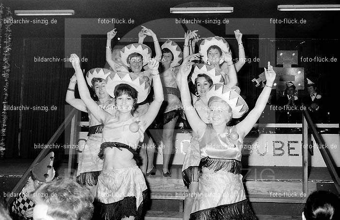 Närrische Buben 1970 im Helenensaal: NRBBHL-003172