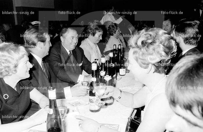 Närrische Buben 1970 im Helenensaal: NRBBHL-003177