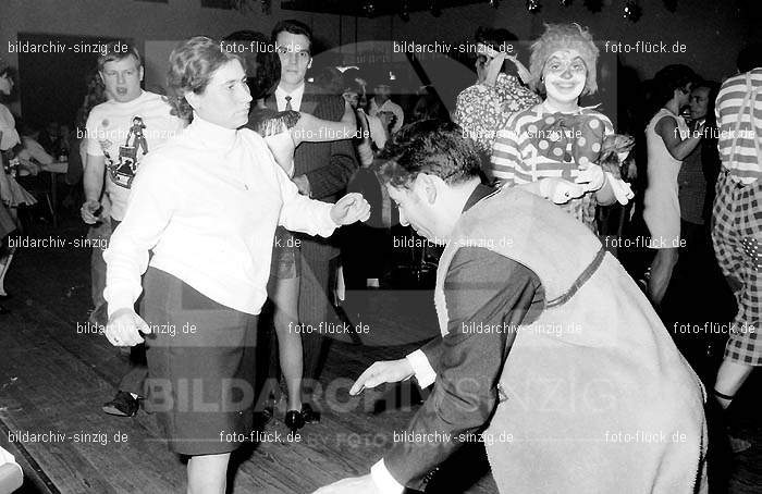 Närrische Buben 1970 im Helenensaal: NRBBHL-003207