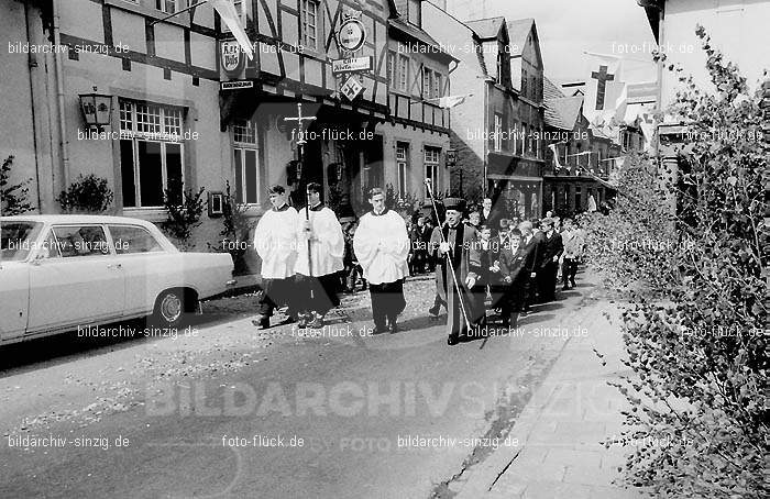 Frohnleichnamsprozession 1965-1966-1967 in Sinzig: FRSN-003711