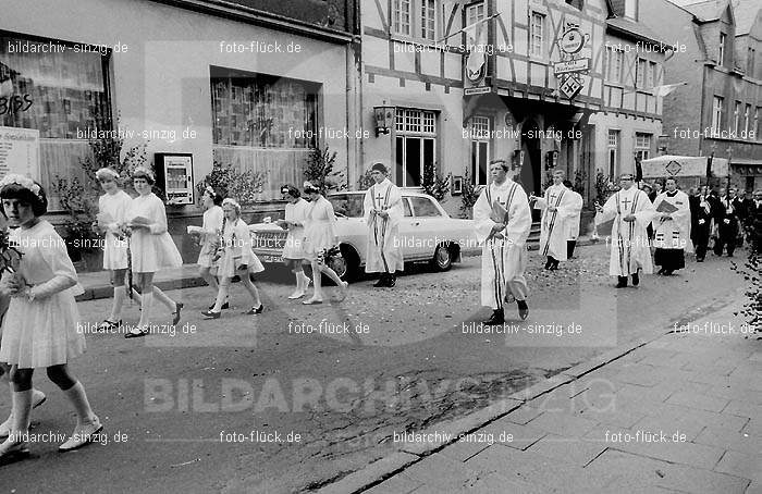 Frohnleichnamsprozession 1965-1966-1967 in Sinzig: FRSN-003716