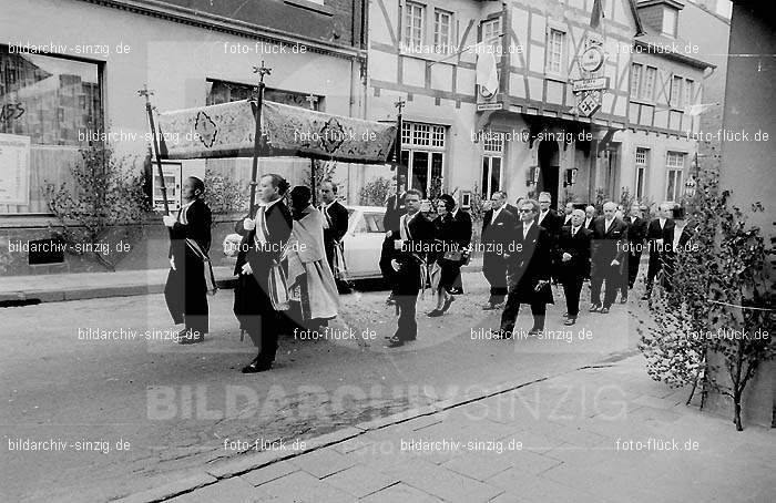 Frohnleichnamsprozession 1965-1966-1967 in Sinzig: FRSN-003717