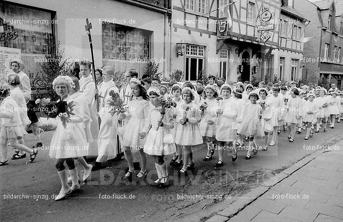 Frohnleichnamsprozession 1965-1966-1967 in Sinzig: FRSN-003721