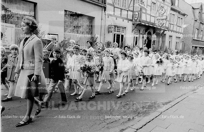 Frohnleichnamsprozession 1965-1966-1967 in Sinzig: FRSN-003762