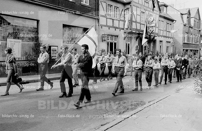 Frohnleichnamsprozession 1965-1966-1967 in Sinzig: FRSN-003927