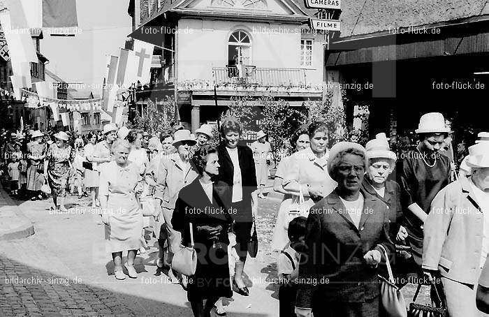 Frohnleichnamsprozession 1965-1966-1967 in Sinzig: FRSN-003953