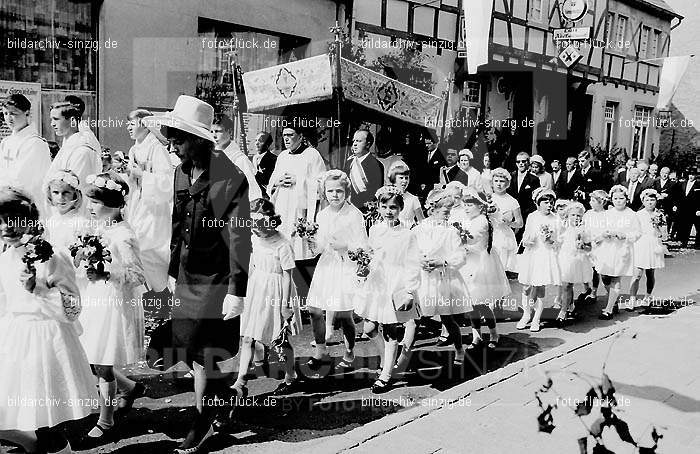 Frohnleichnamsprozession 1965-1966-1967 in Sinzig: FRSN-003985