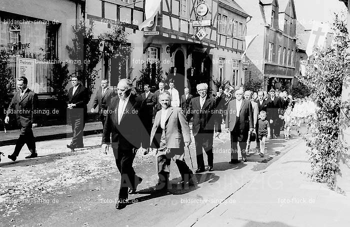 Frohnleichnamsprozession 1965-1966-1967 in Sinzig: FRSN-003990