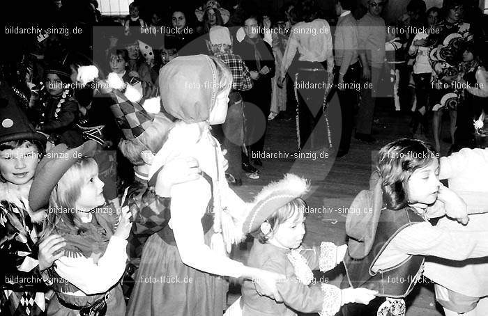 1972 Kinderkarneval des TV 08 ( Turnverein ) in Sinzig: KNTVTR-004009