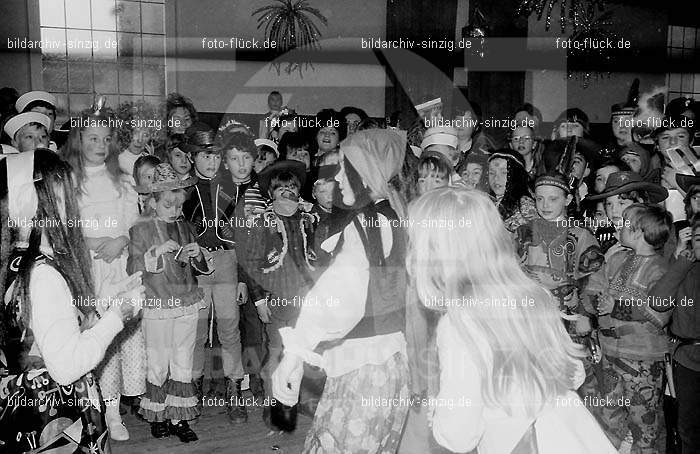 1972 Kinderkarneval des TV 08 ( Turnverein ) in Sinzig: KNTVTR-004026