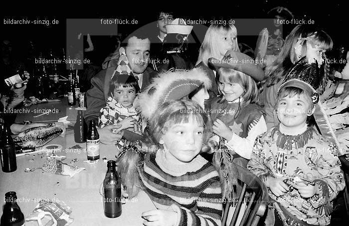 1972 Kinderkarneval des TV 08 ( Turnverein ) in Sinzig: KNTVTR-004040