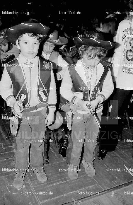 1972 Kinderkarneval des TV 08 ( Turnverein ) in Sinzig: KNTVTR-004046
