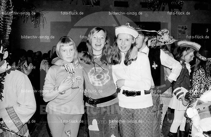 1972 Kinderkarneval des TV 08 ( Turnverein ) in Sinzig: KNTVTR-004052