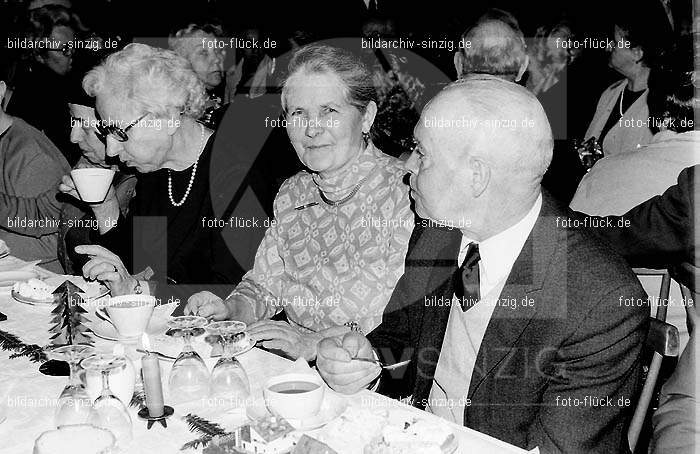 Arbeiter Wohlfahrt Weihnachtsfeier im Helenensaal 1972: RBWHWHHL-004141