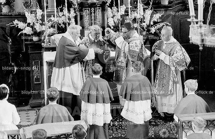 50 Jähriges Priester-Jubiläum -Pastor Pütz - Franken 1968: JHPRJBPSPTFR-004245