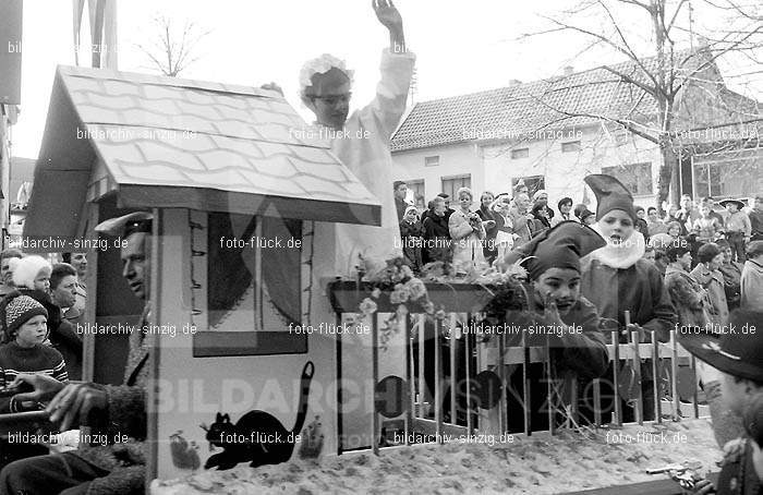 Karneval - Kinderzug 1968 in Sinzig: KRKNSN-004403