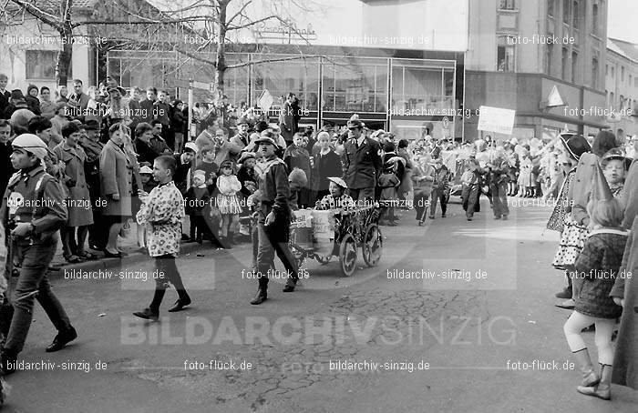 Karneval - Kinderzug 1968 in Sinzig: KRKNSN-004407