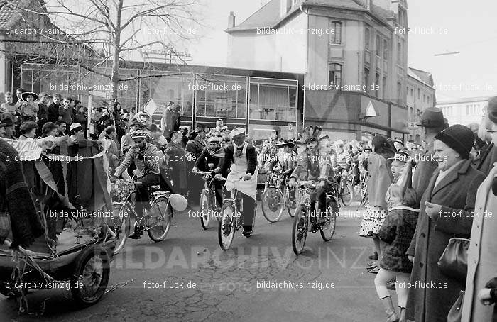 Karneval - Kinderzug 1968 in Sinzig: KRKNSN-004409