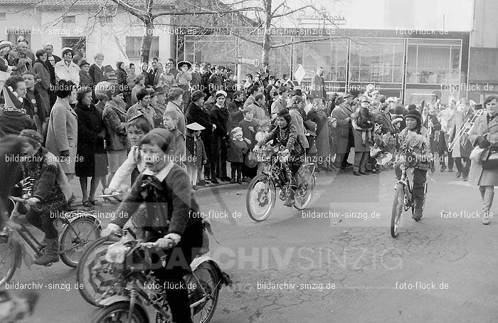 Karneval - Kinderzug 1968 in Sinzig: KRKNSN-004411
