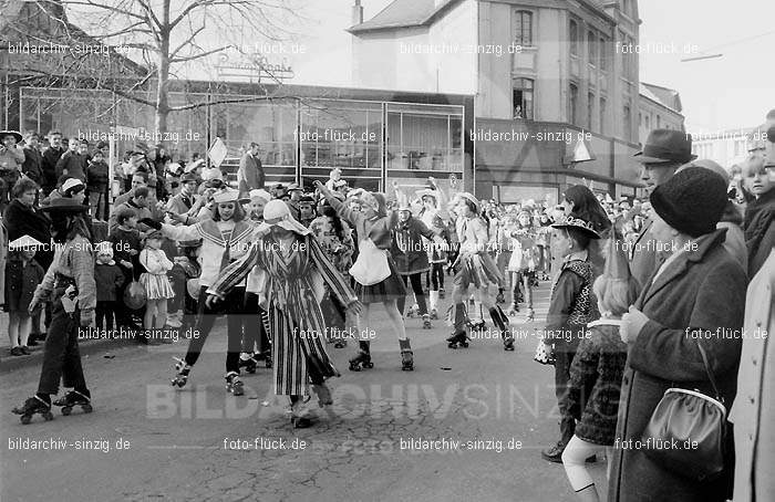 Karneval - Kinderzug 1968 in Sinzig: KRKNSN-004413