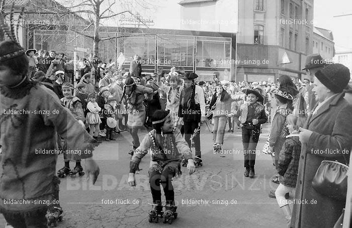 Karneval - Kinderzug 1968 in Sinzig: KRKNSN-004414