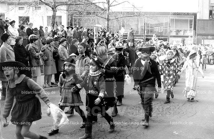 Karneval - Kinderzug 1968 in Sinzig: KRKNSN-004420