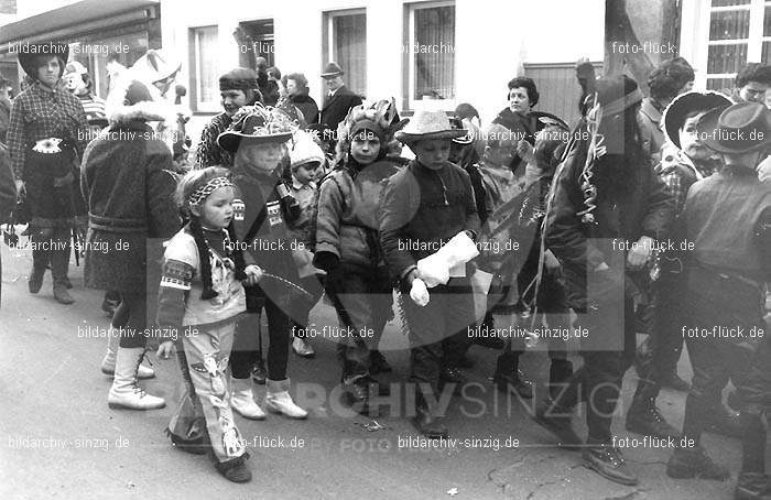 Karneval - Kinderzug 1968 in Sinzig: KRKNSN-004438