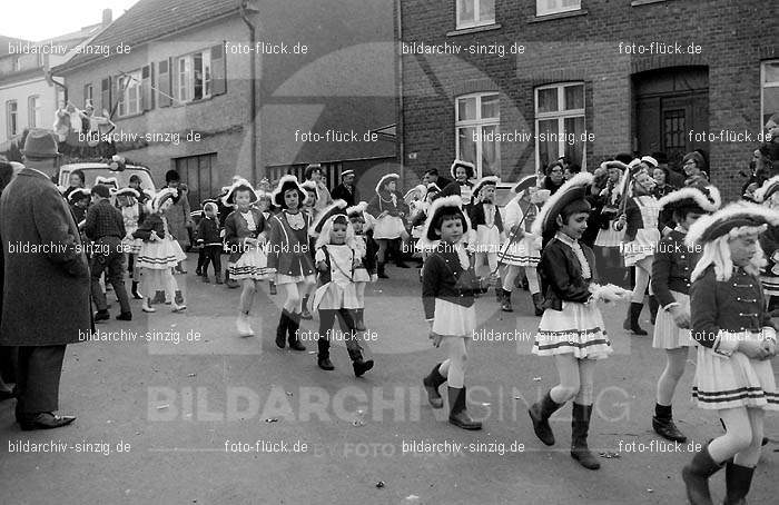 Karneval - Kinderzug 1968 in Sinzig: KRKNSN-004442