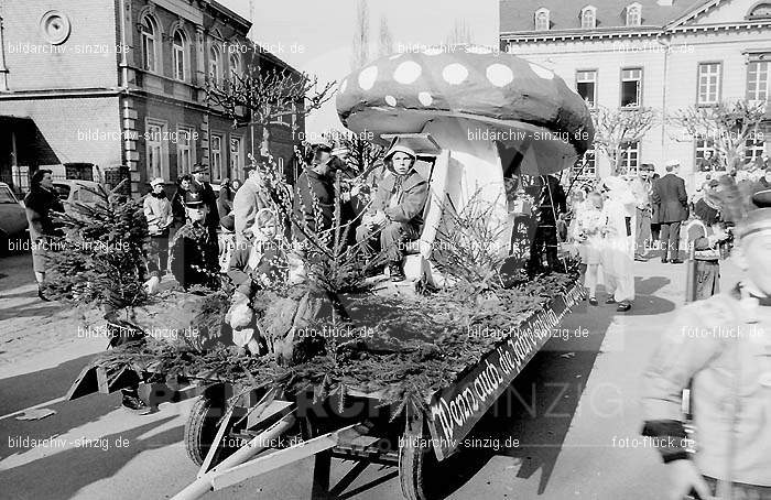 Karneval - Kinderzug 1968 in Sinzig: KRKNSN-004443
