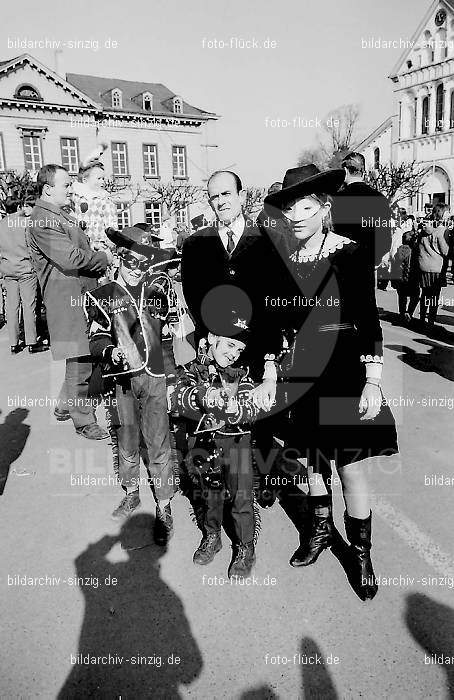 Karneval - Kinderzug 1968 in Sinzig: KRKNSN-004444