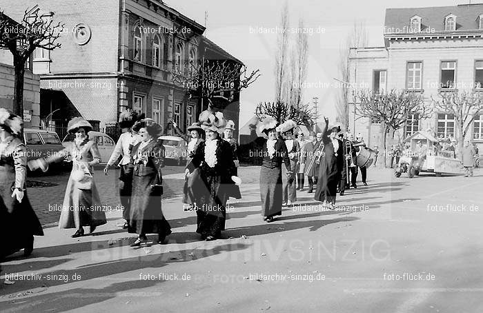 Karneval - Kinderzug 1968 in Sinzig: KRKNSN-004452