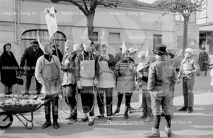 Karneval - Kinderzug 1968 in Sinzig: KRKNSN-004456