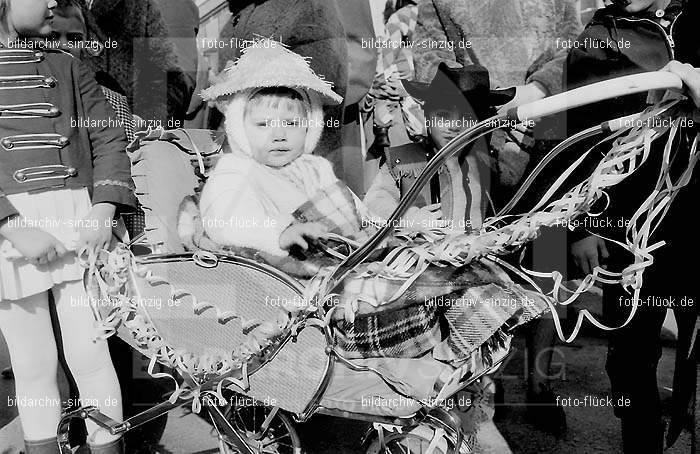 Karneval - Kinderzug 1968 in Sinzig: KRKNSN-004458