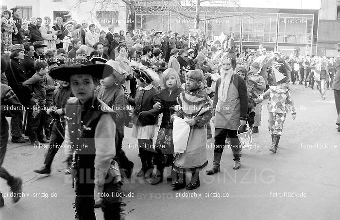 Karneval - Kinderzug 1968 in Sinzig: KRKNSN-004467