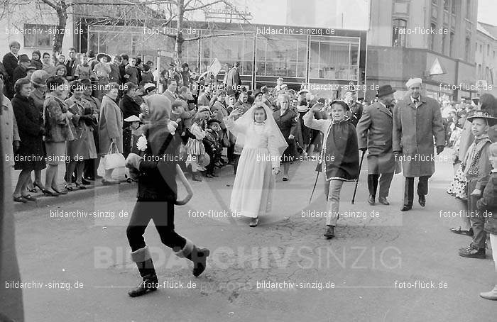 Karneval - Kinderzug 1968 in Sinzig: KRKNSN-004473